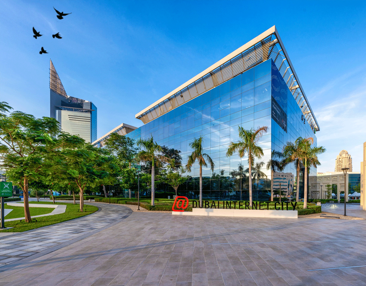 Dubai Internet City and ZainTECH Leaders 